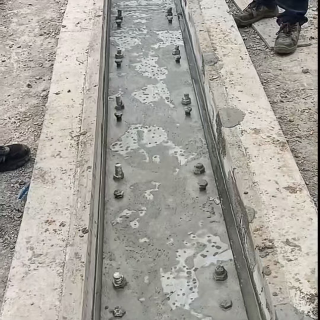 镇赉港口码头起重机龙门吊重型机械设备稳固用早强快凝轨道胶泥